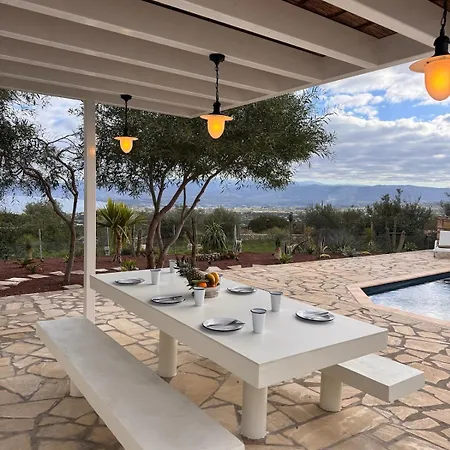 Case de vacanță Seaview With Private Pool - 5 Min From