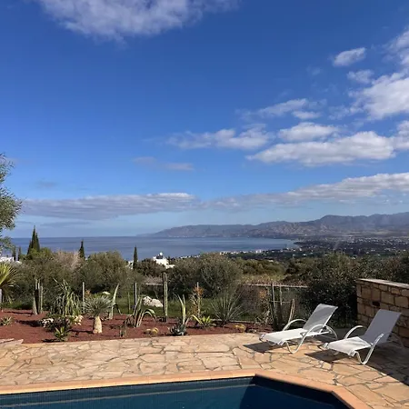 Seaview With Private Pool - 5 Min From