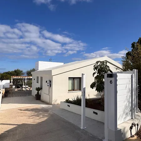 Seaview With Private Pool - 5 Min From